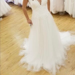 New Maggie Sottero Size 4 Wedding Dress